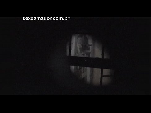 ❤️ Sarışın, içi boş tuğlaların arkasına gizlenmiş bir mahalle röntgencisi tarafından gizlice videoya alınır Güzel porno tr.sexindrag.ru ﹏